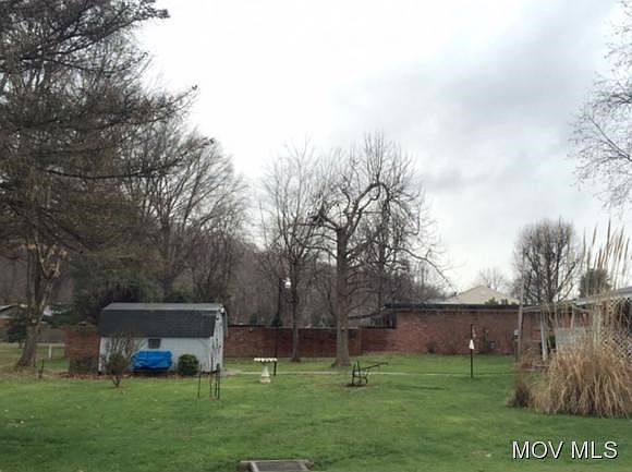 2nd image of 208 Lee Ave