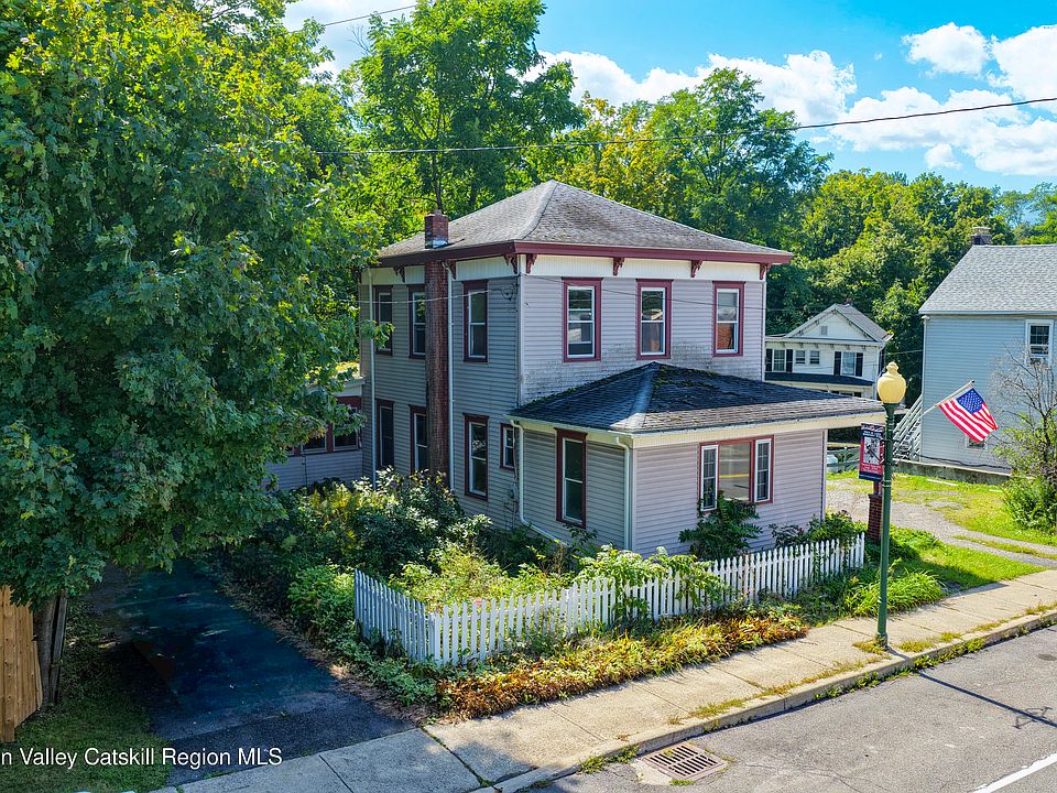 1st image of 571 Main Street