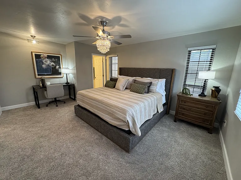 3732 N Taylor Dr — Photo 71
