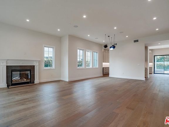 3rd image of 9722 Monte Mar Dr