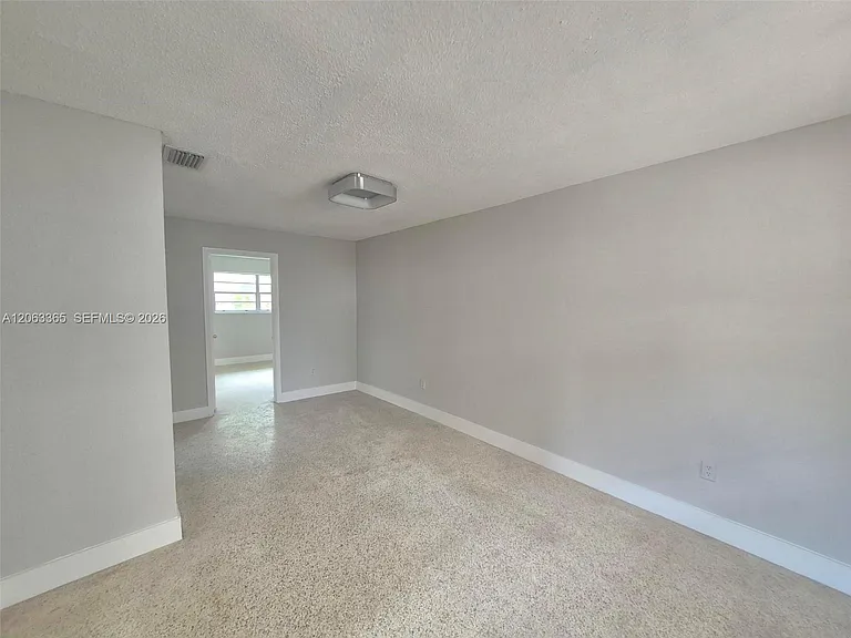 1715 SW 4th St #1717 — Photo 6