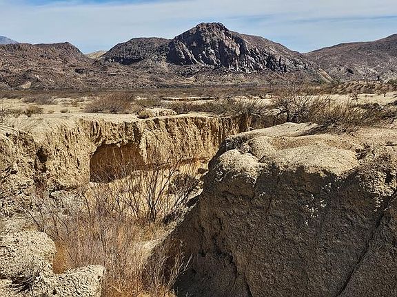 5th image of 2083 South County Rd