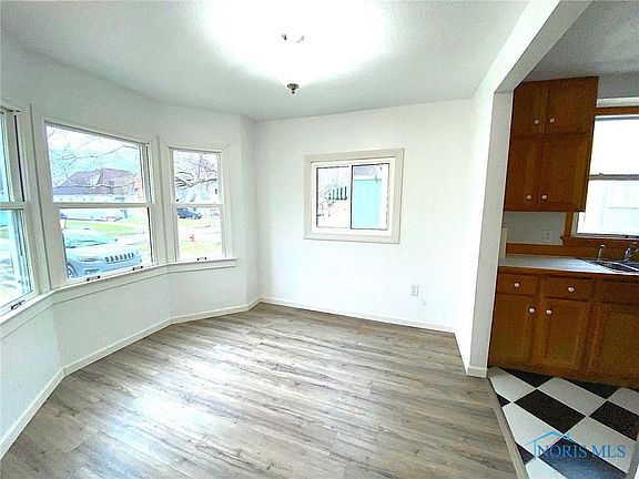 4th image of 3235 Northwood Ave