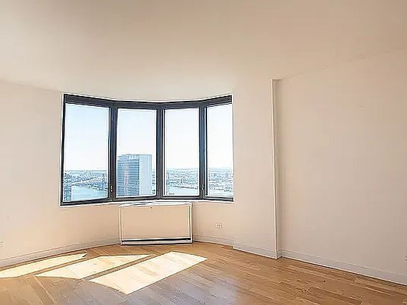 5th image of 330 E 38th St APT 52I