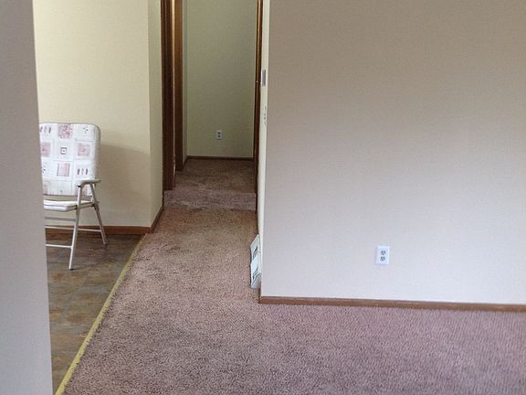 3rd image of 604 Oakwood Dr