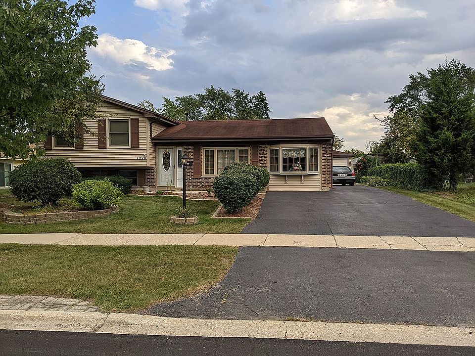 1st image of 1220 Laurie Ln