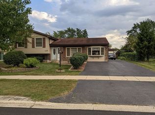 1220 Laurie Ln, Hanover Park, IL