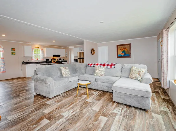 119 Rosewood Drive, Farmington, ME 04938