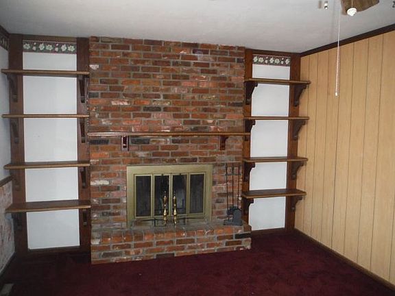 3rd image of 1710 N Dodgion Ave