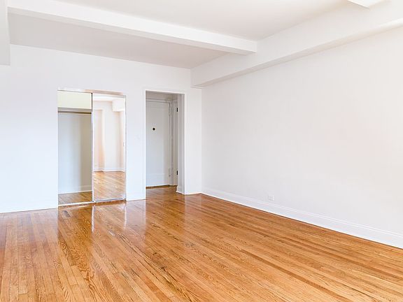 4th image of 101 7th Ave #12I