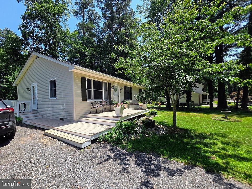 1st image of 852 Whispering Pine Cir