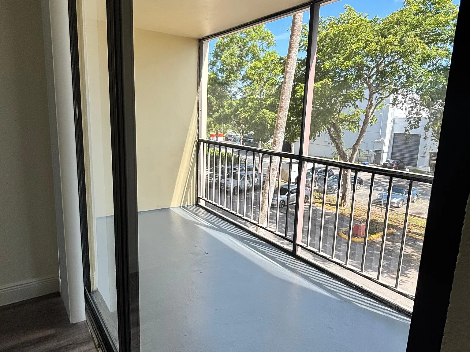 1 bed, 850 sqft, $1,740 — Photo 3