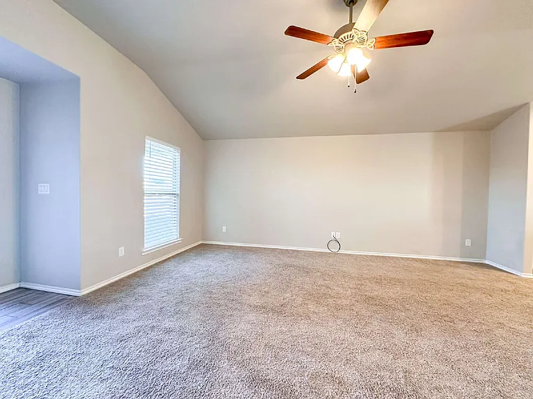 10423 Waverly Ave — Photo 3