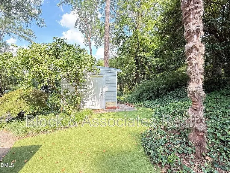 2667 Davis St — Photo 37