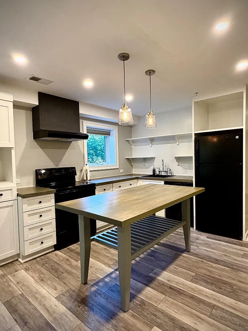 1 bed, 1.0 bath, 4748 sqft, $1,600 — Photo 4
