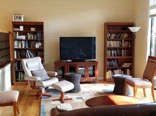2402 Sharon Oaks Dr, Menlo Park, CA