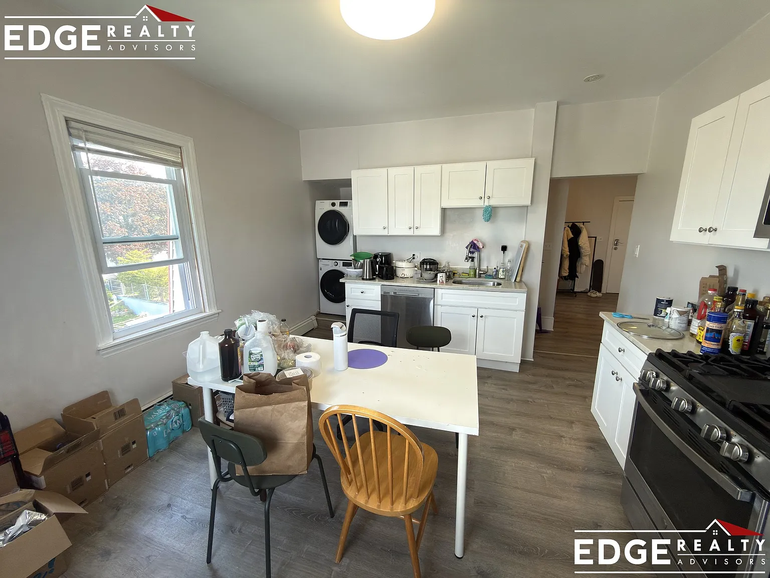 3 bed, 1100 sqft, $3,500 — Photo 4