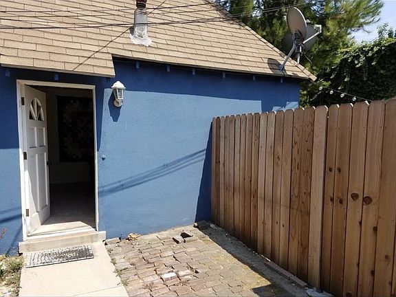 Entry door to Studio Back House that leads to private back yard