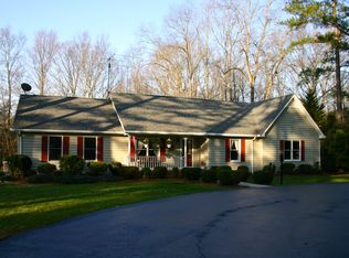 1735 Price Dr, Farmville, VA 23901