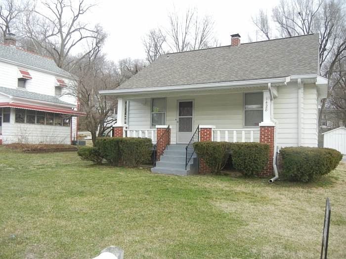 1st image of 1428 1st Ave