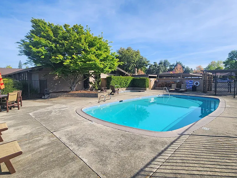 4326 Fair Oaks Blvd — Photo 44