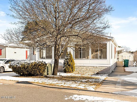 2nd image of 405 Maplehurst Court
