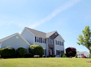 2 Harmony Ct, Town of Colonie, NY 12047