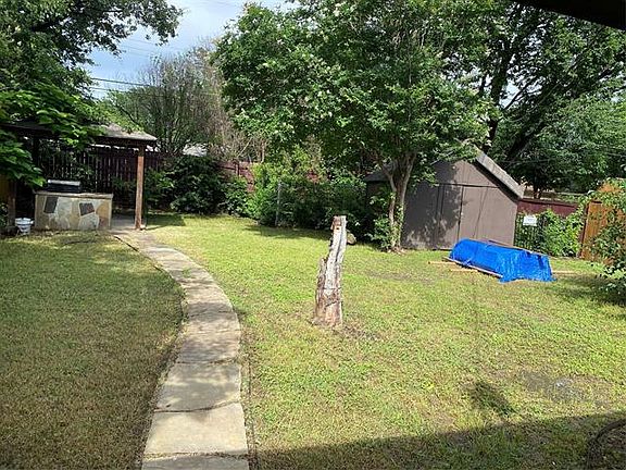 4th image of 1032 Pebblebrook Dr