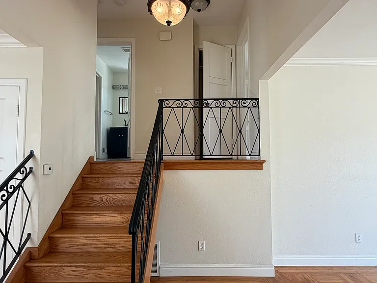 185 S Mayfair Ave — Photo 3