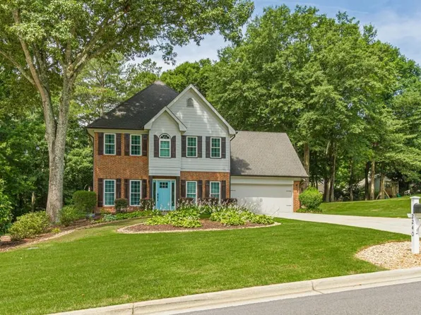 2240 Emerald Dr, Loganville, GA 30052