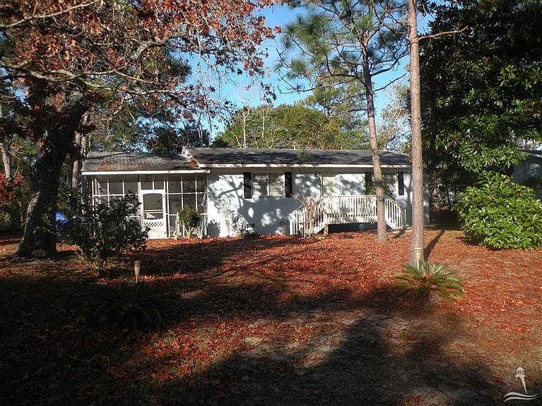 1st image of 105 SE 2nd St