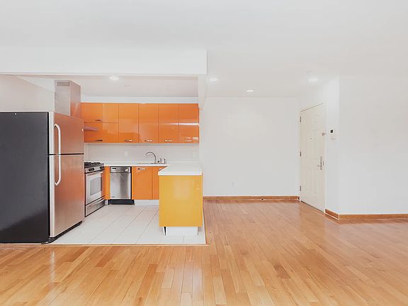 3rd image of 78 Ridge St APT 2A