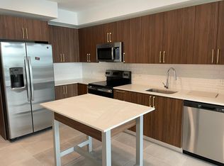 1191 NW 8th Street Rd, Miami, FL 33136