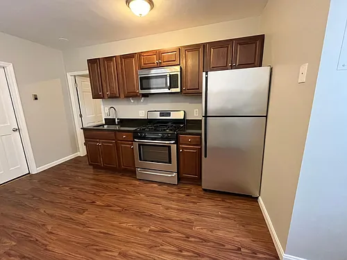 84 Cabot St #3 Photo 1