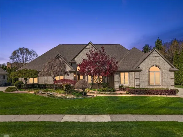 15113 Totten Pl, Shelby Township, MI 48315