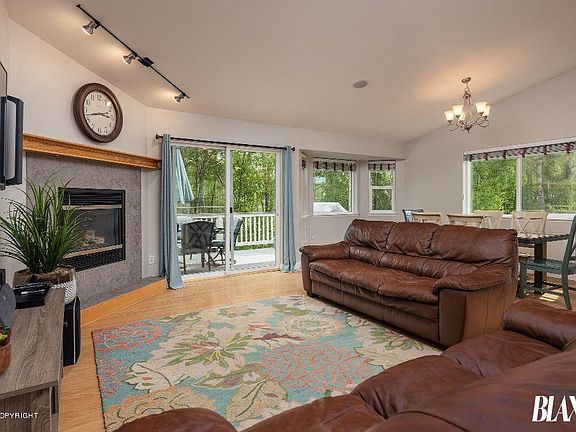 3rd image of 16652 Baird Cir