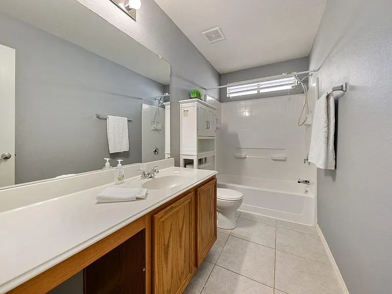 2108 Hayes St — Photo 30