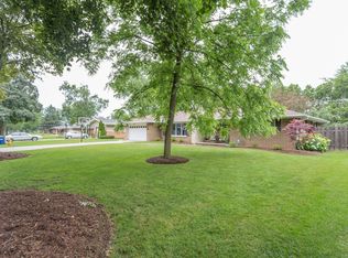 380 W Briar Ln, Green Bay, WI 54301