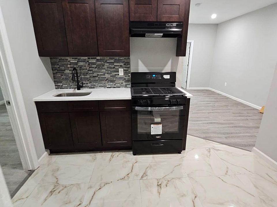 1st image of 2 Hillside Ave #105