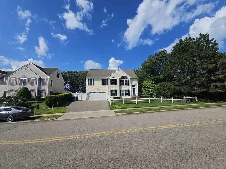 202 Falls Blvd — Photo 42