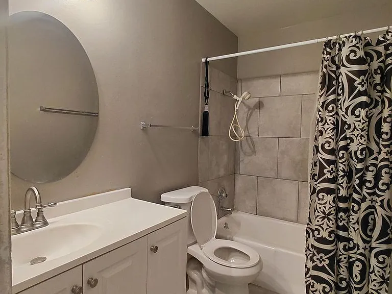 111 Greenbriar Townhouse Way — Photo 7
