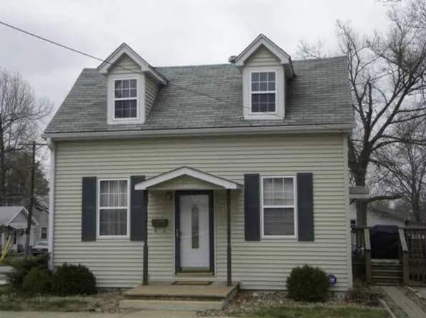 325 W Center St, Lebanon, IL 62254