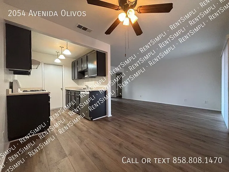 2054 Avenida Olivos — Photo 4