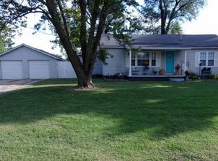 526 W Country Rd, Columbus, KS 66725