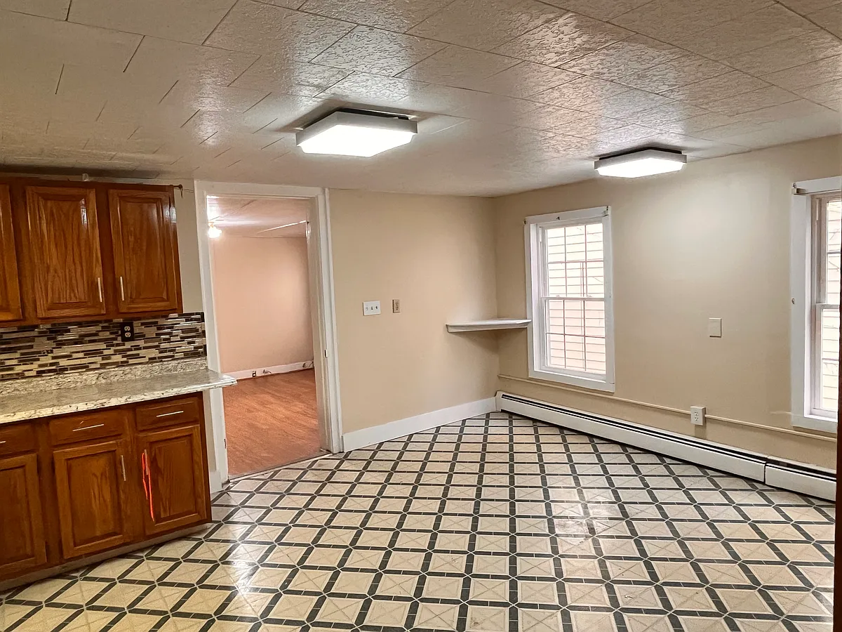 Building Photo - 62 1st St #2