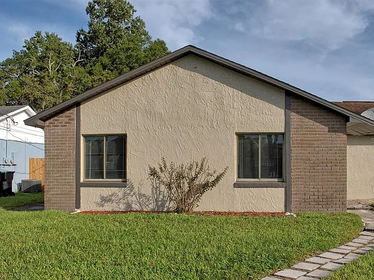 6003 Oleander Dr — Photo 1