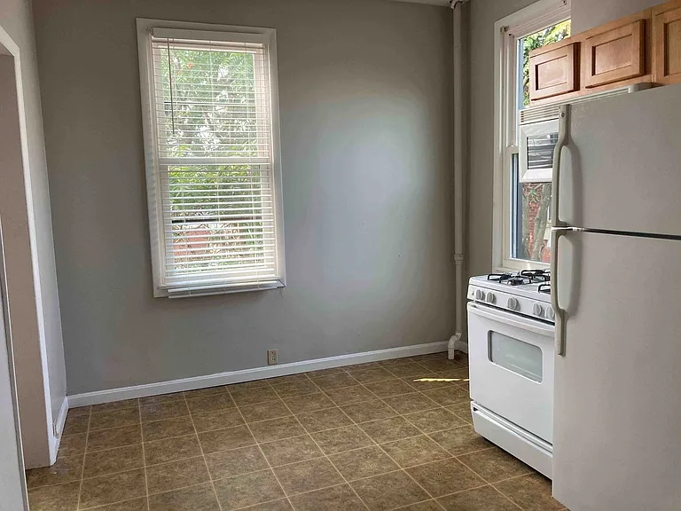 3241 Jefferson Ave — Photo 23