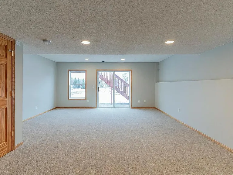 8413 Lobelia Ct — Photo 24