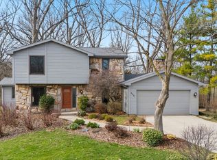 9321 Thunder Hill Pl, Fort Wayne, IN 46804