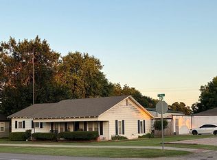 8 W Main St, Tuttle, OK 73089
